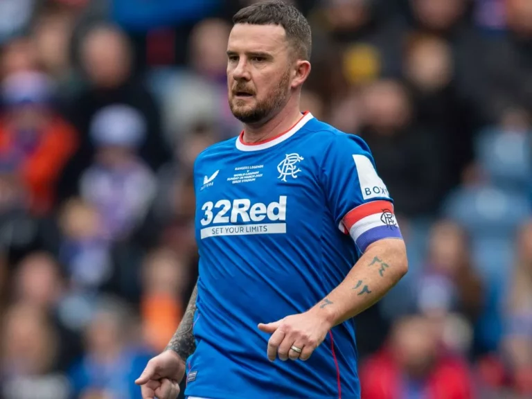 0_Rangers-hero-Barry-Ferguson