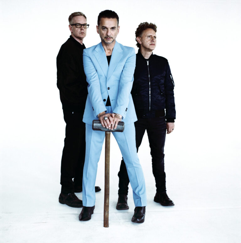 Photo-1-Color-Tour-Poster-Photo-Credit-Anton-Corbijn-1487x1500