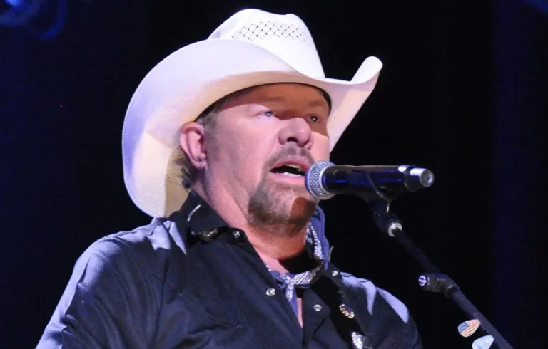 toby-keith-told-brett-favre-he-quit-chemo-days-before-his-tragic-death7-1707412036343