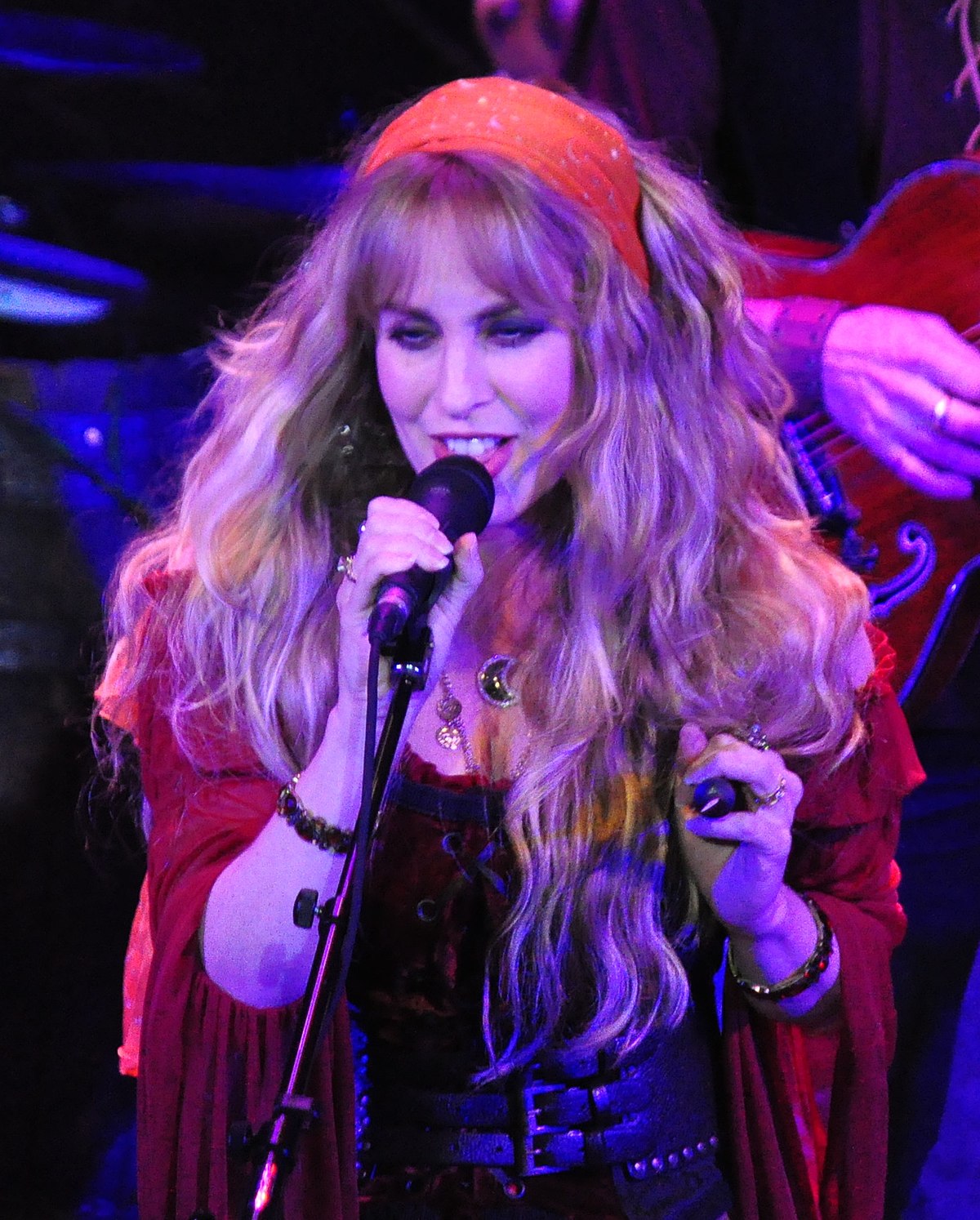 1200px-Candice_Night_in_2012_04_(cropped)