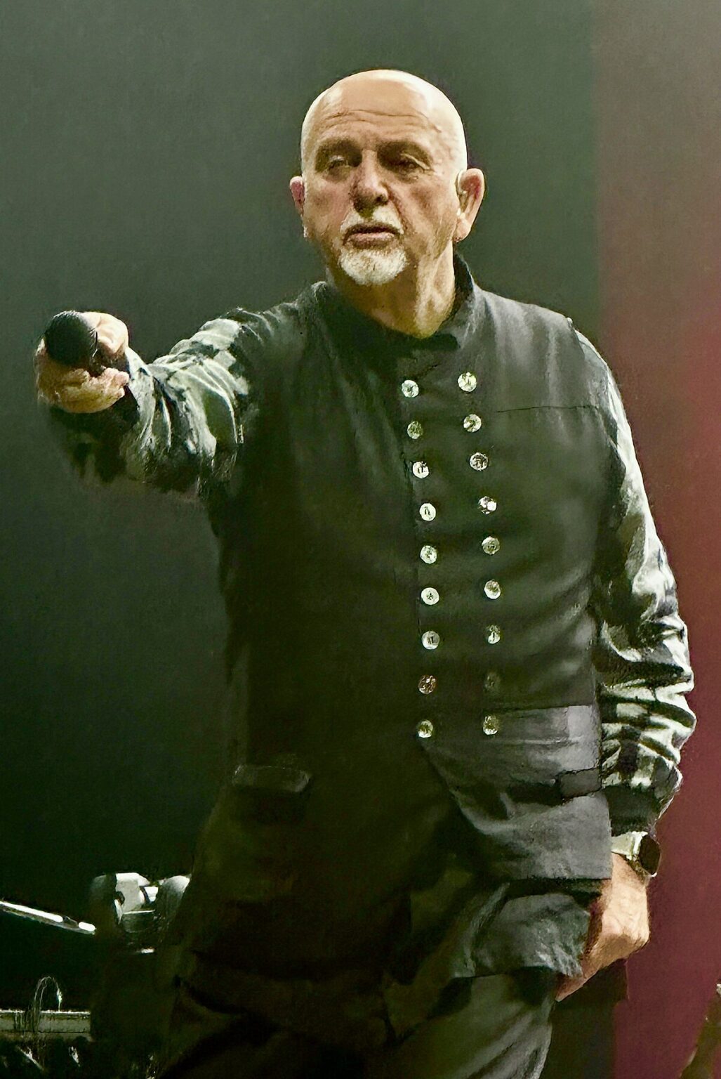 Headline: "David Gilmour Confirms Long-Awaited Pink Floyd Reunion for